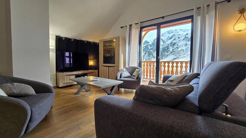Chalet pour 10 personnes, avec vue et terrasse dans La Mongie
