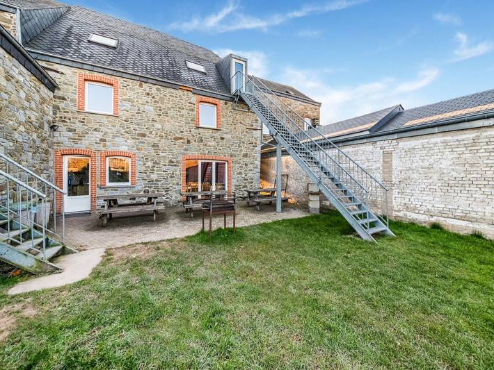 Vakantiehuis voor 20 personen, with Terras and Tuin as well as Sauna in Nassogne