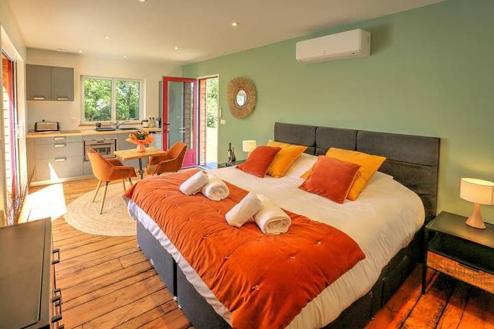 Gîte L'Escapade for 2 with private spa in Saint-Fargeau, Auxerre und Umgebung