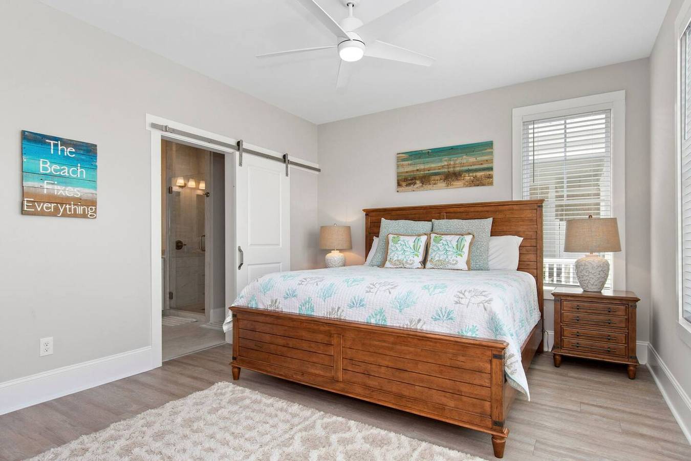 Ganze Wohnung, Luxury Beach Condo | 5 Min Walk to Beach & Shops! in Emerald Isle, Carteret County