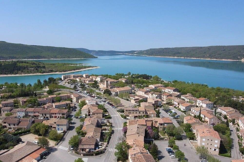 L'appel du Lac: Lake Sainte Croix and the Gorges du Verdon in Les Salles-sur-Verdon, Verdon Regional Natural Park
