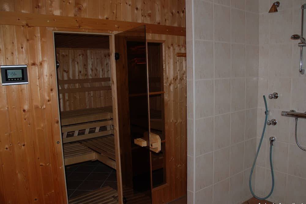 Lovingly furnished vacation home in a quiet location with fireplace in Klausdorf, Stralsund Umland