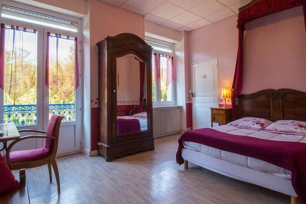 Double room-Comfort-Ensuite with Shower-1 in Saint-Affrique, Parc naturel régional des Grands Causses