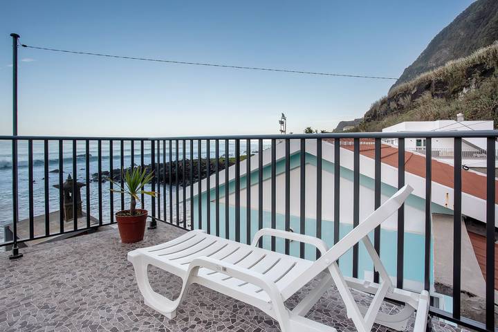 Entire apartment, Apartment 'Casa Dos Avos' with Sea View, Private Terrace and Wi-Fi in São Vicente (Madeira), Madeira