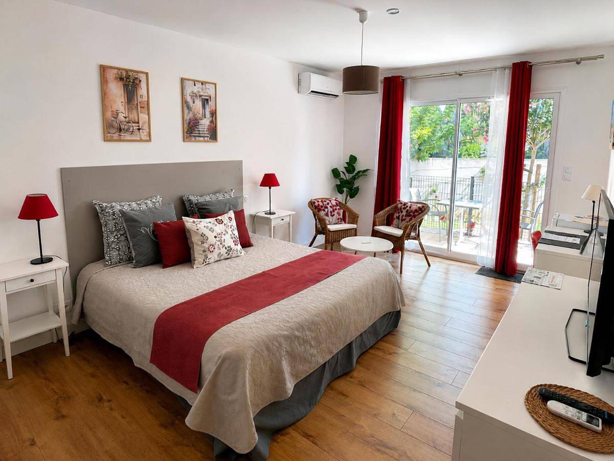 Lou Meinado, un concept "comme à l'hôtel" in Saint-Martin-de-Crau, Côte méditerranéenne (France)