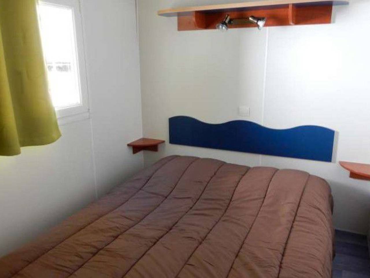 Mobil home para 4 con terraza en Tallard in Tallard, Gap region