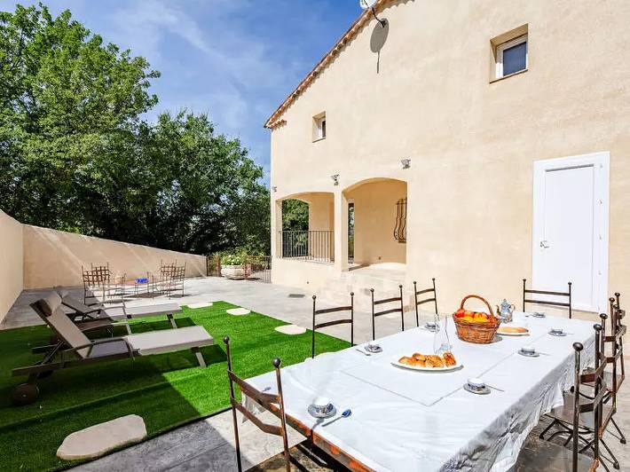Location de vacances pour 8 personnes, avec jardin à Bauduen - 2