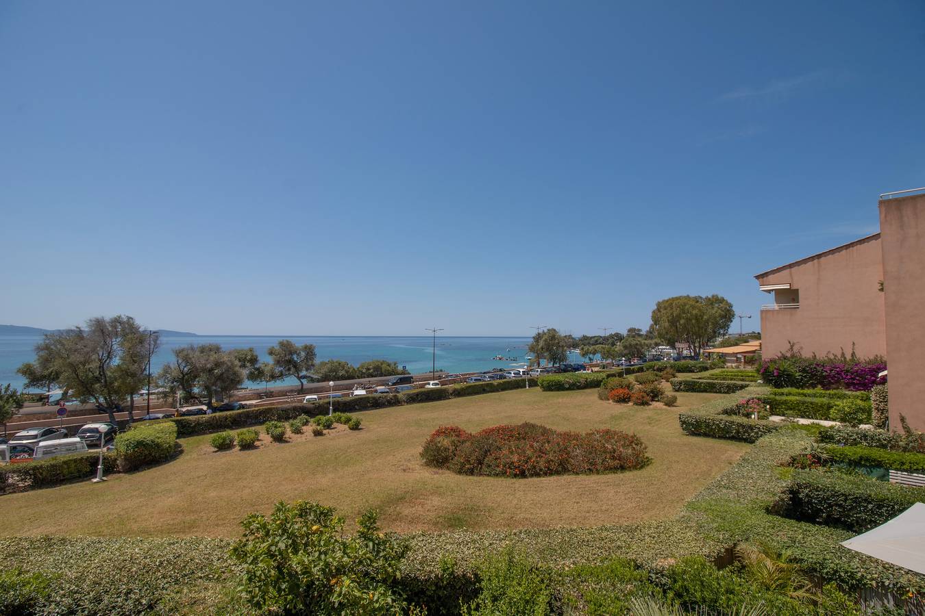 Appartement entier, Appartement 'Aria Marina Plage' avec vue sur mer, balcon et Wi-Fi in Ajaccio, Région d'Ajaccio
