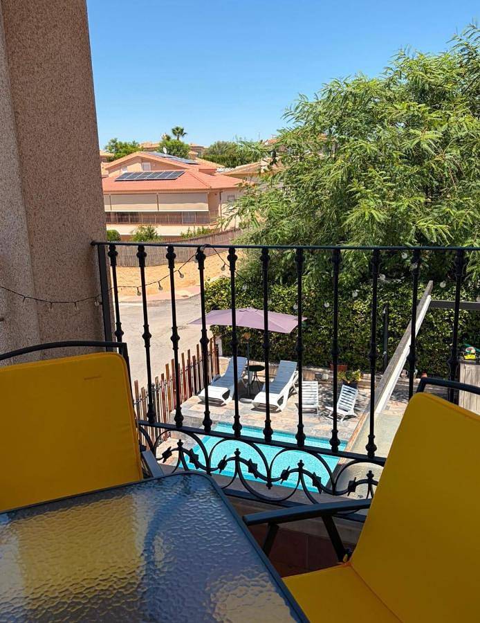 Apartamento de vacaciones para 4 personas, con terraza además de piscina y vistas - 1