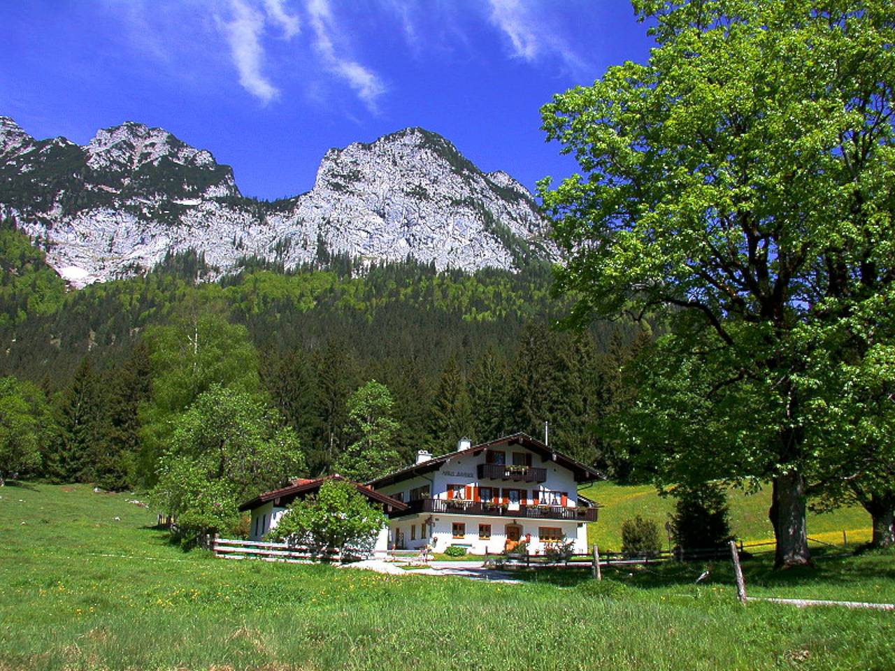 Ganze Ferienwohnung, Haus Brandl Ferienwohnung - Ferienwohnung, 2 Personen, 60 m², Dusche/Wc, Tv, 1 Schlafzimmer, Balkon, Dachgeschoss, Nichtraucher in Hintersee, Ramsau bei Berchtesgaden