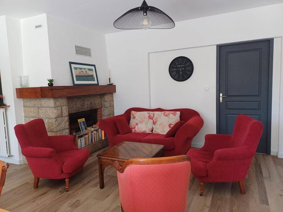 Appartement entier, Two-Bedroom Apartment in La Gacilly, Région de Vannes