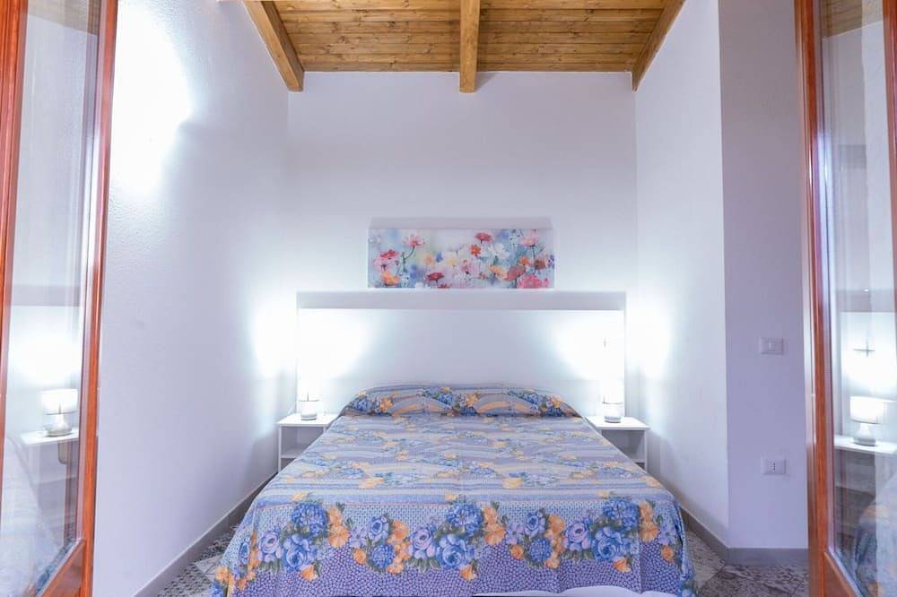 Stunning  villa for 2 people with Wifi, Tv, patio, panoramic view and parking in Zambrone, Vibo Valentia Province