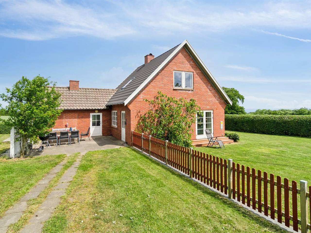 "Hildulf" - 1km from the sea in Rø, Gudhjem