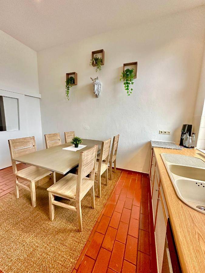 Ferienhaus Weserblick am Sandstrand mit Dart, Billard und Tischkicker in Berne, Wesermarsch