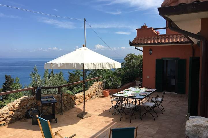 Villa für 5 Personen, mit Garten und Balkon - 1