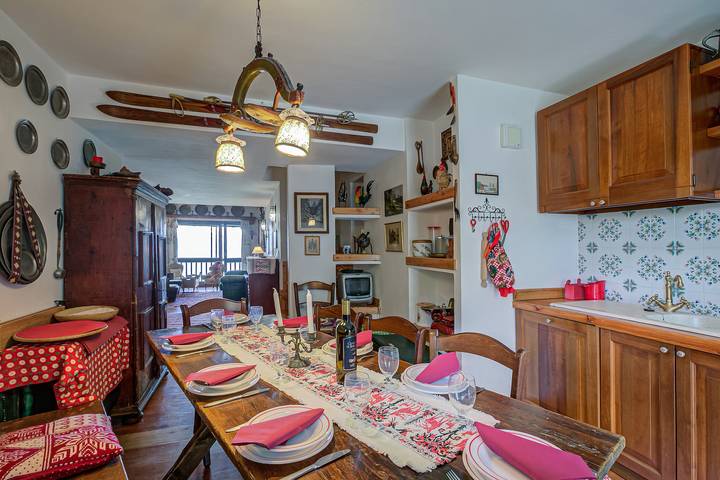 Grangia Sunset Balcony View for 7 in Sauze di Cesana, Via Lattea