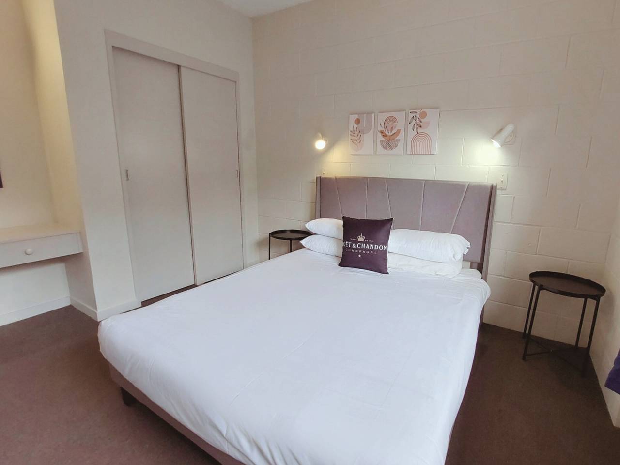 Ganze Wohnung, Erdgeschosswohnung mit einem Schlafzimmer und Parkplatz auf dem Gelände in Hamilton City (Neuseeland), Waikato