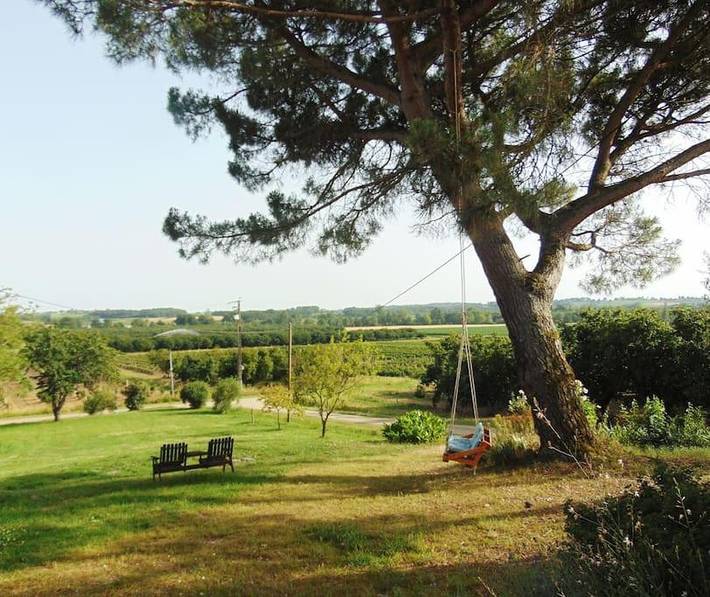 Location de vacances pour 3 personnes, avec terrasse ainsi que jardin et vue à Baleyssagues - 2