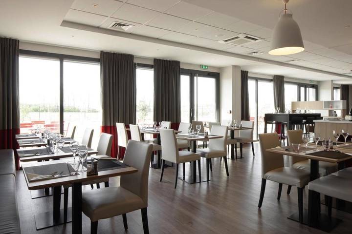 Hôtel pour 2 personnes, avec jardin et vue, animaux acceptés à Jonage - 4