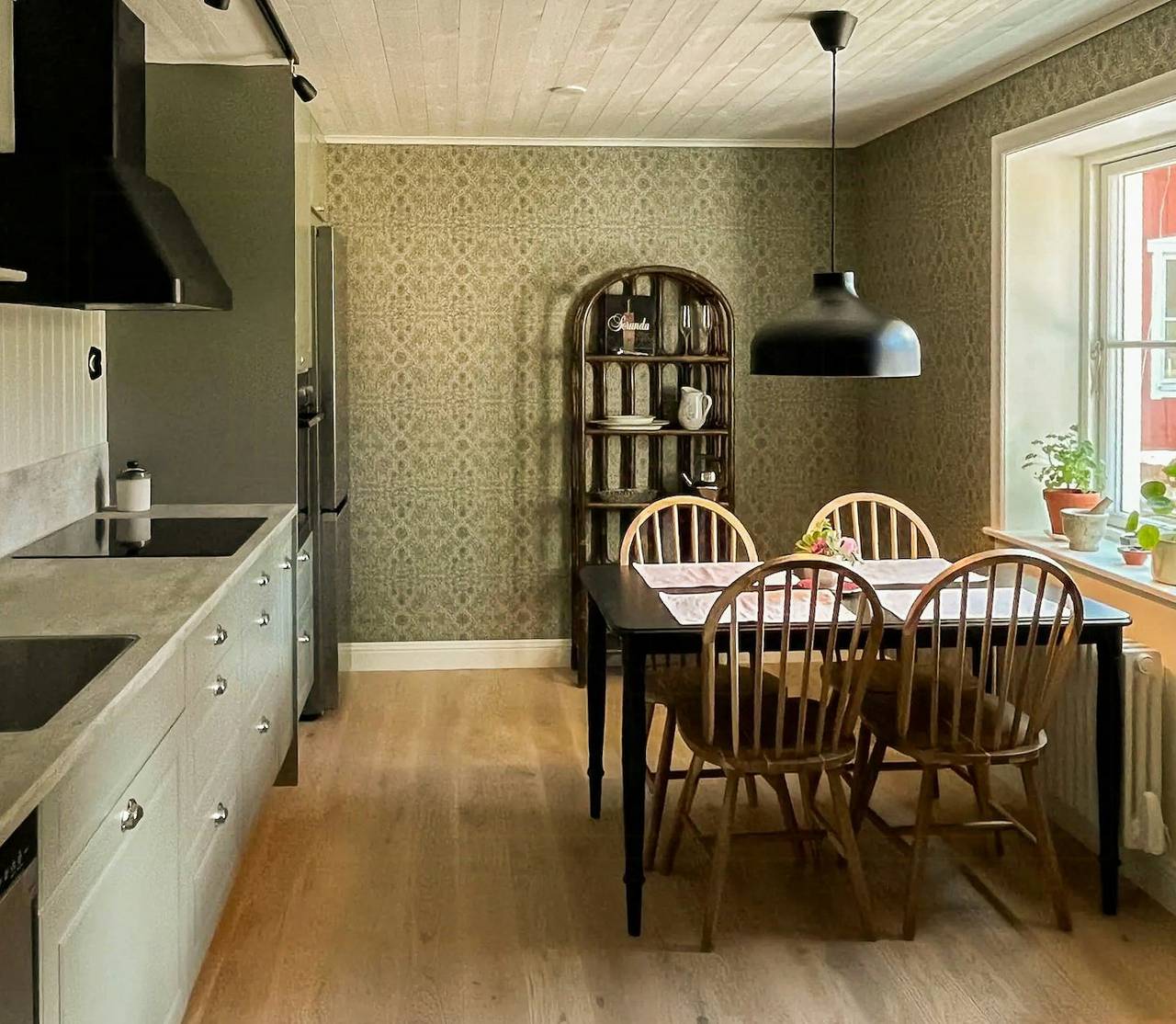 Historisches Großmutterhaus inmitten der Natur auf dem Rangsta-Hof in Nynäshamn