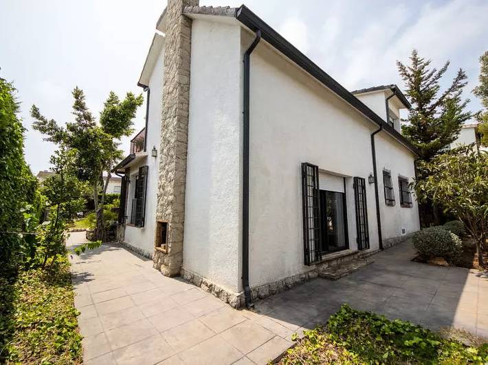 Chalet para 8 personas, con Terraza además de Jardín y Piscina en Bajo Penedés - 3