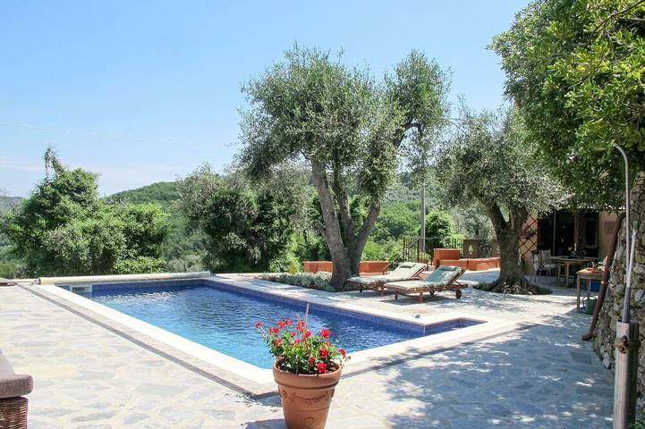 Ferienhaus für 4 Personen, mit Garten in Pietrabruna