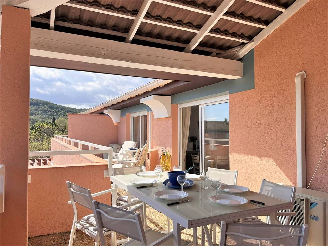 Appartamento intero, 3-room apt with Ac - 6 pax - Terrace, parking 200m from beach in Cavalière, Le Lavandou