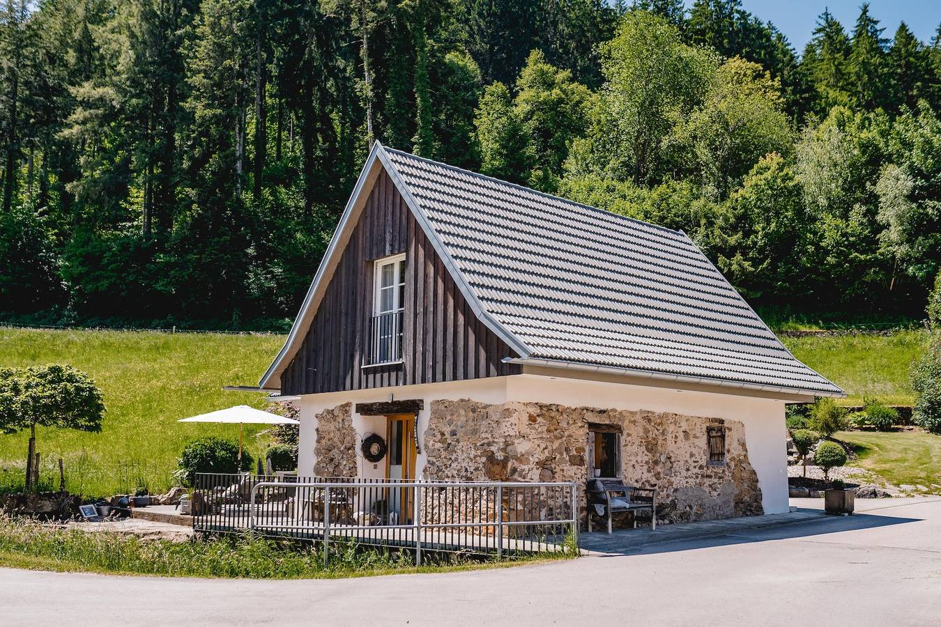Idyllisch gelegenes Ferienhaus Am Baechle (Host100) direkt an romantischem Bergbach gelegen in Hofstetten, Mittlerer Schwarzwald