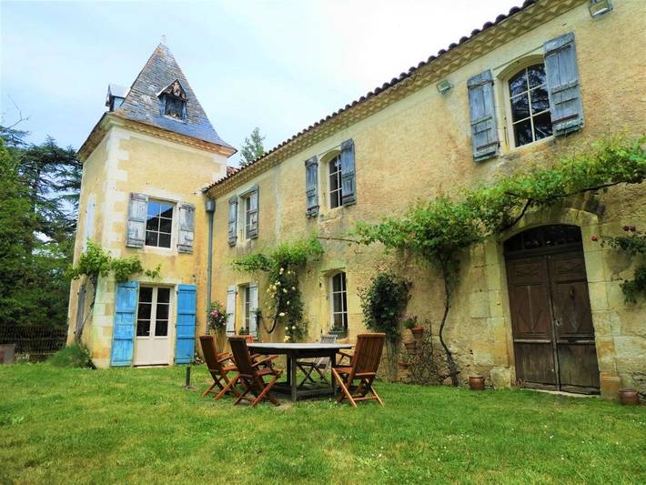 Location de vacances pour 2 personnes, avec terrasse et piscine ainsi que jardin et vue à Jegun - 3
