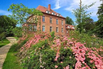Ferienhaus für 28 Personen, mit Sauna und Garten sowie Balkon in Mecklenburgische Schweiz