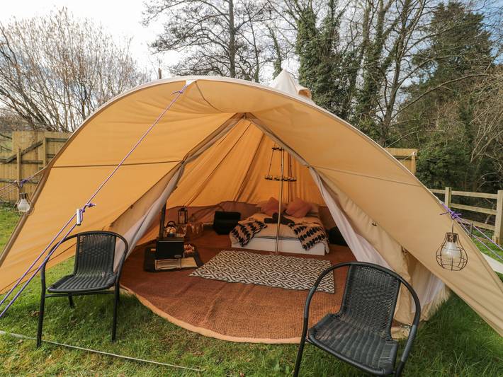 Hut for 2 people, with Garden in Bath