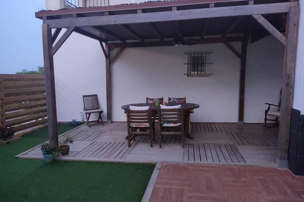 Entire apartment, Spacious and bright apartment 700m from the beach in Playa Flamenca, Orihuela