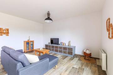 Gîte pour 4 personnes, avec vue et terrasse à Ploëzal