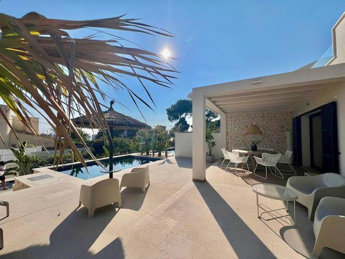 Ferienhaus für 6 Personen, mit Balkon und Terrasse sowie Garten und Pool in Cala Pi