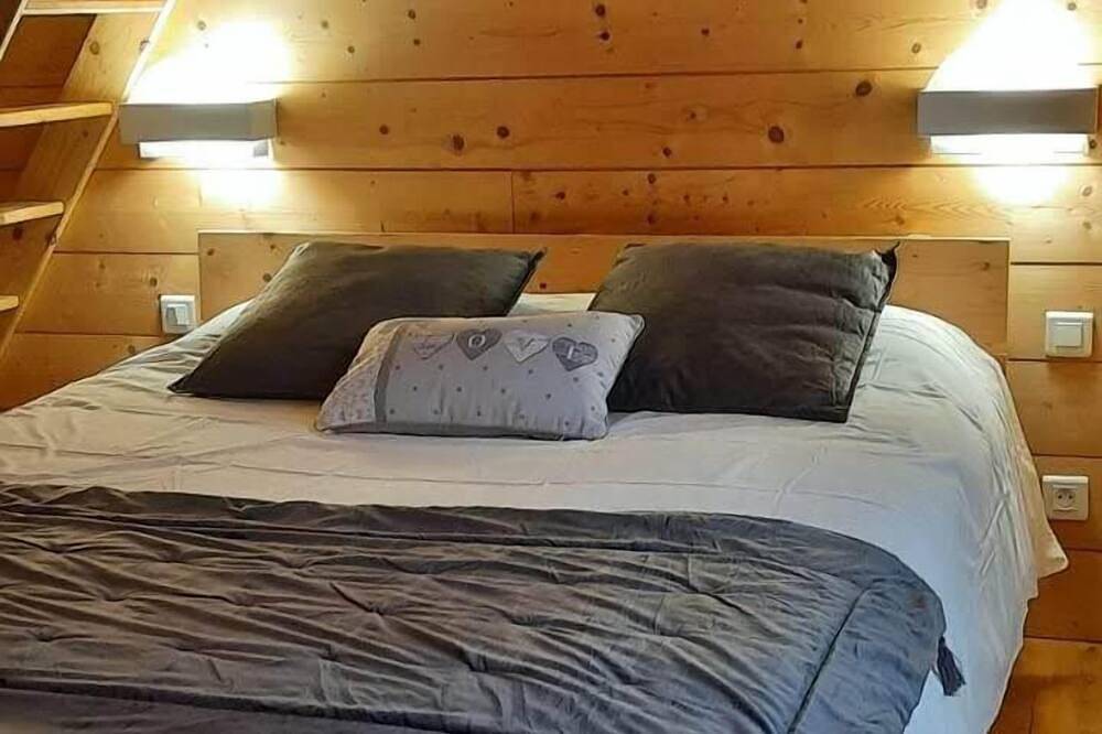 Gîte bois 8/15 personnes piscine, sauna, Jacuzzi Jurançon Pyrénées atlantiques in Jurançon, Béarn
