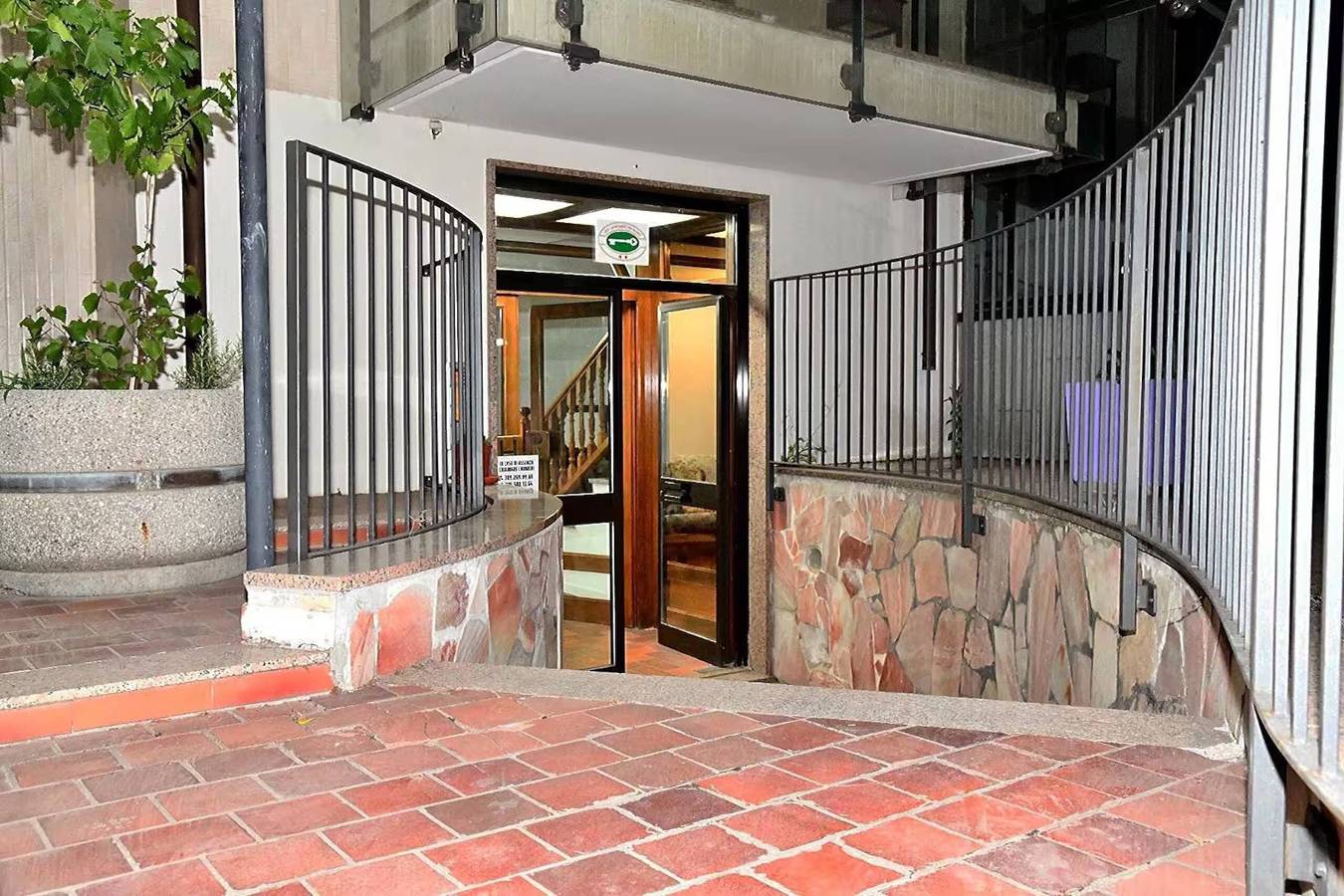 Ganze Wohnung, Apartment 'Unità 5' mit Bergblick, Gemeinschaftsterrasse und Wlan in Ceriale, Riviera di Ponente