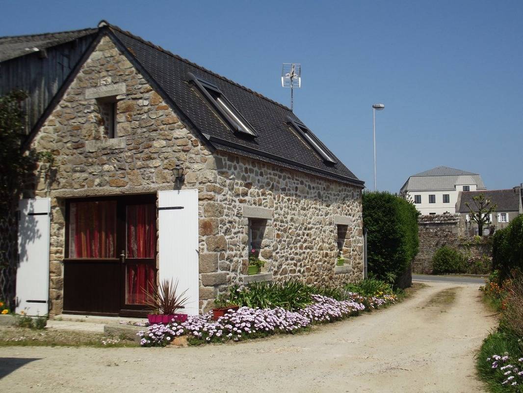 Maison De Vacances pour 4 Personnes dans Saint-Pol-de-Léon, Région de Morlaix