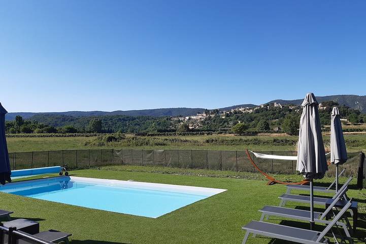 Appartement de vacances pour 4 personnes, avec balcon ainsi que jardin et piscine - 1
