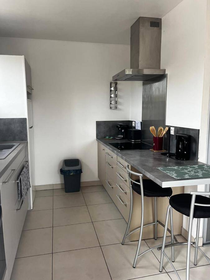 Appartement entier, One-Bedroom Apartment in Puget-sur-Argens, Côte méditerranéenne (France)