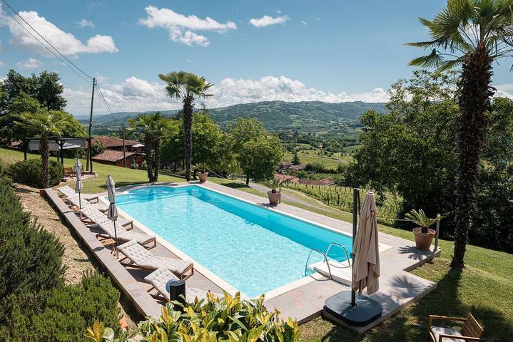 Gîte pour 27 personnes, avec jardin et piscine à Monastero Bormida