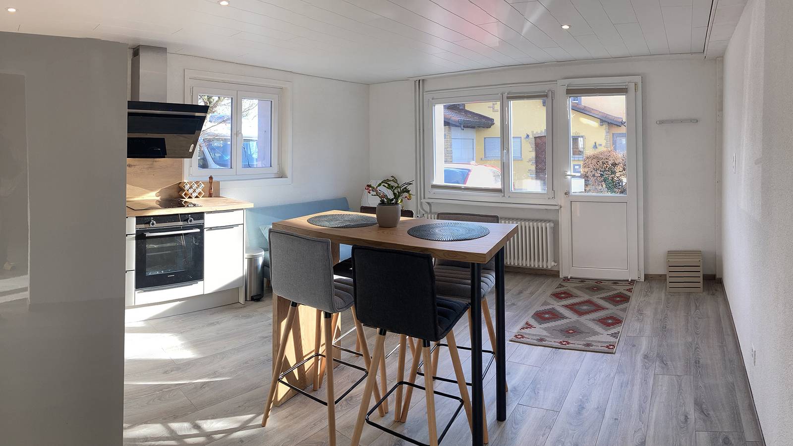 Ganze Ferienwohnung, Cure 21 - 2-Zimmer-Wohnung in Corcelles-Cormondrèche, Lake Neuchâtel
