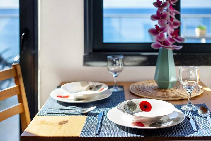 Hel lejlighed, Apartment 'The Wave House  - Oceanfront' with Sea View, Wi-Fi and Air Conditioning in Jardim do Mar, Maderia