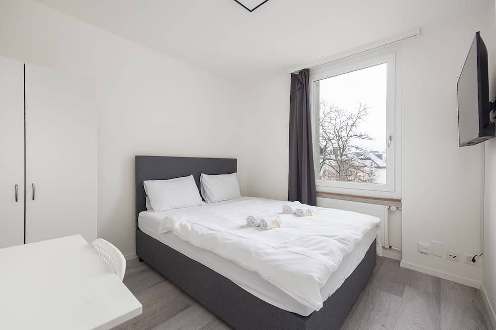 Ganze Wohnung, Urban Oasis with Queen Bed and City View (Be-42) in Zürich, Bezirk Zürich