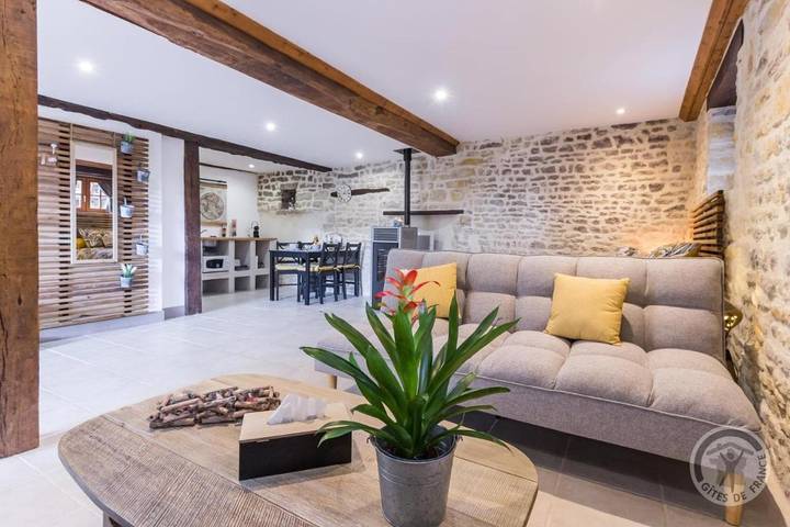 Gîte pour 2 personnes, avec terrasse et vue, animaux acceptés à Juaye-Mondaye