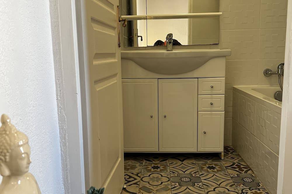 Entire apartment, Appartement Proche des Plages in Fos-sur-Mer, Istres region