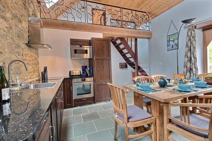 Gîte pour 4 personnes, avec jardin et terrasse à Plougrescant - 2