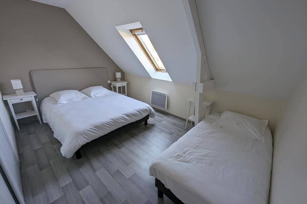 La Maison Bleue, piscine chauffée, sauna, spa, à 25min du Mont St-Michel in Marcey-les-Grèves, Baie du Mont-Saint-Michel