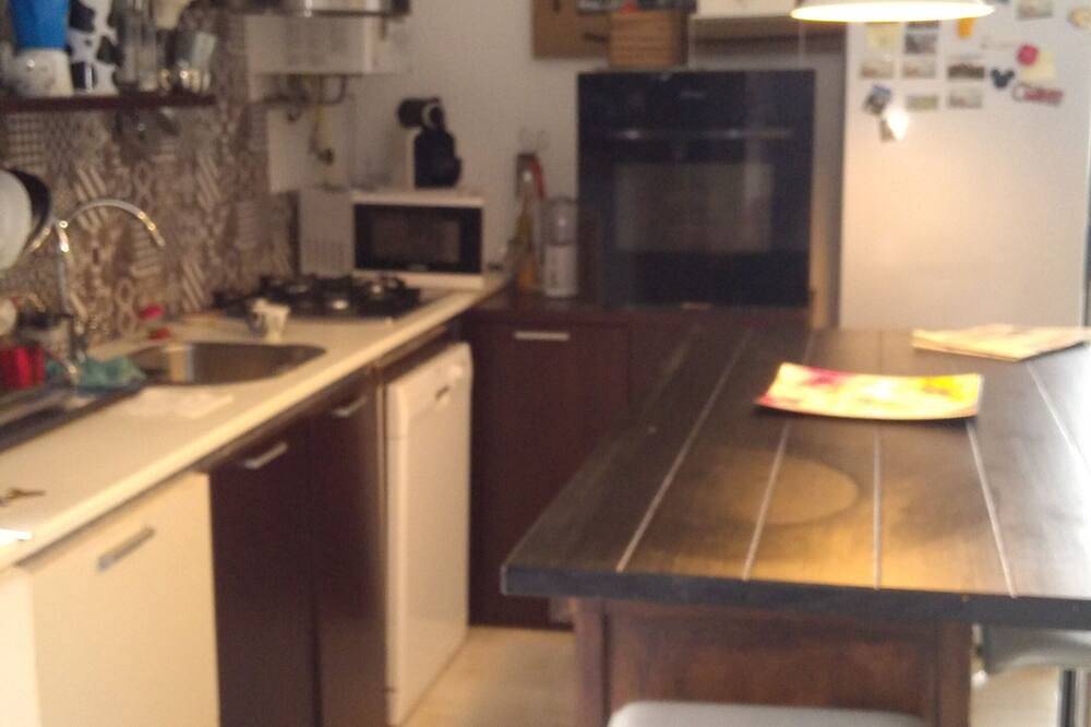 Appartamento intero, Casa Dori 6 letti, cucina, 2 bagni, terrazza. Ottima posizione,anche per aziende in Bergamo, Provincia di Bergamo