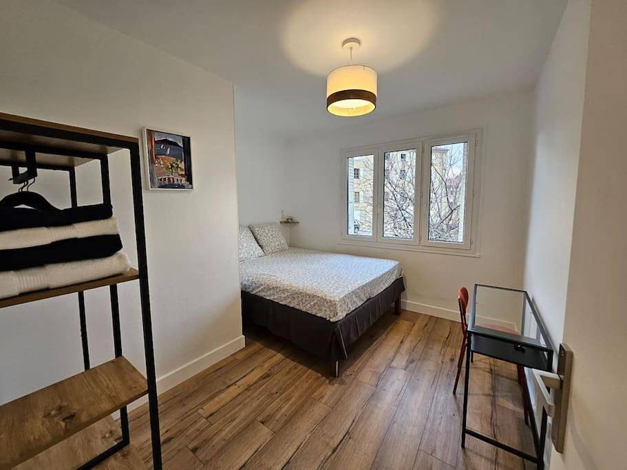 Appartement entier, One-Bedroom Apartment in Châteauneuf-de-Galaure, Région de Valence