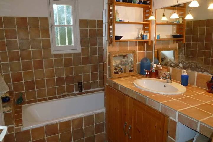 Location de vacances pour 8 personnes, avec terrasse et jardin, animaux acceptés dans Plage La Capte - 4